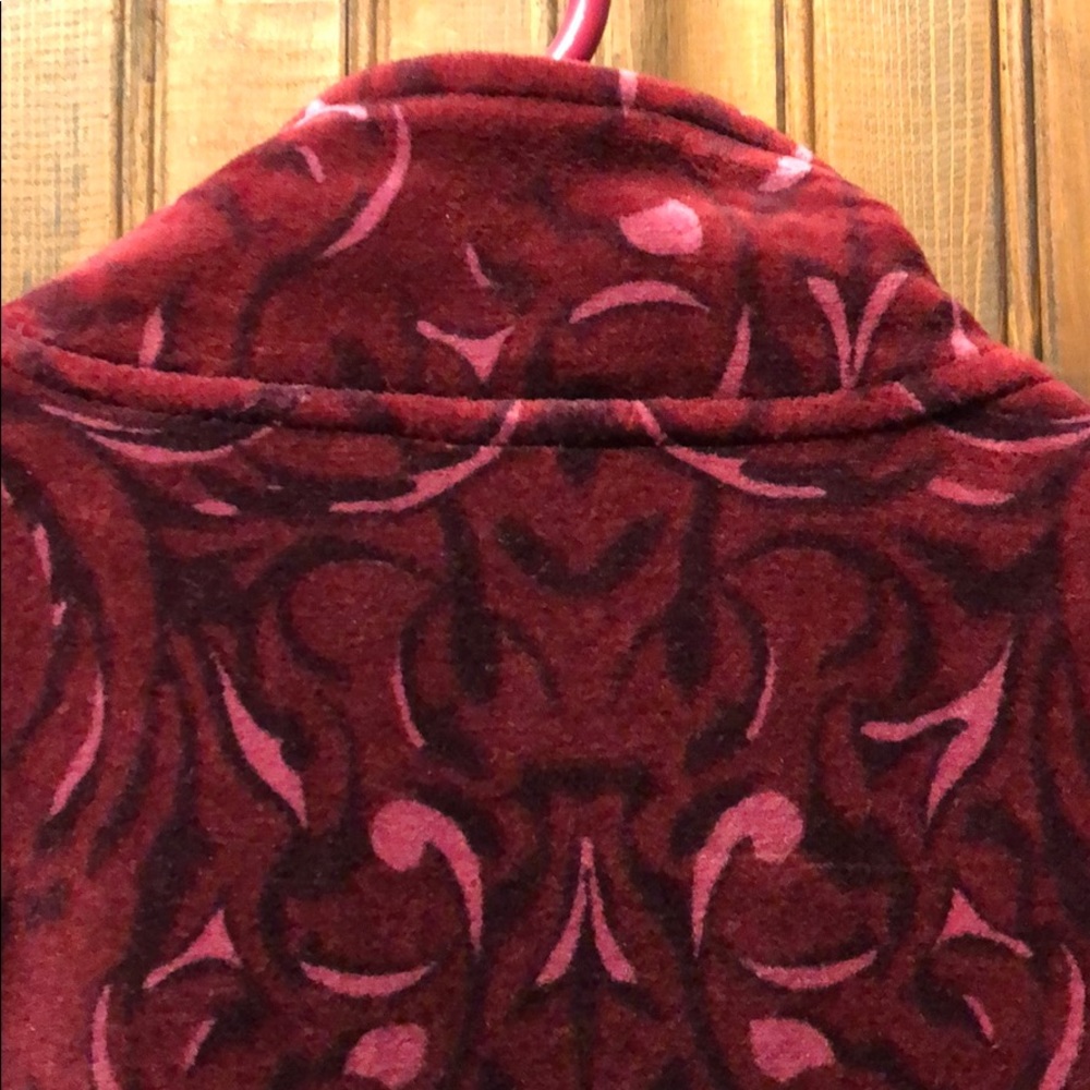 Basic Editions Dk Red Fleece Filigree Pattern